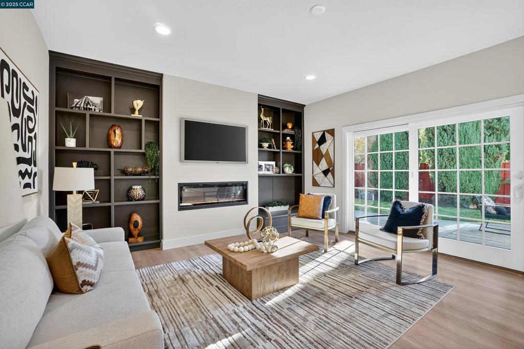 CARRIAGE SQUARE - Residential