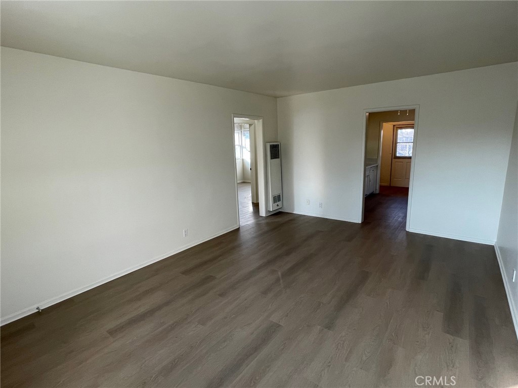 8849 1/2 Elm Ave