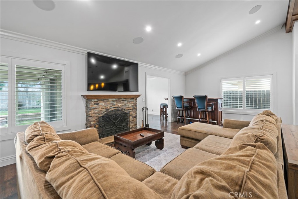 Hall of Fame (HALL) - Residential