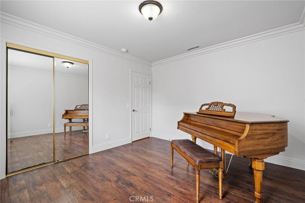 Hall of Fame (HALL) - Residential
