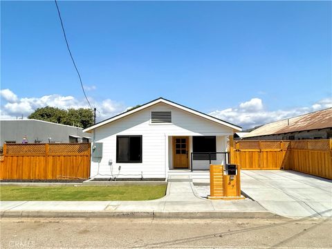 Photo of 47 W McFarlane Drive, Ventura, CA 93001 (MLS # FR25218127) Photo of 47 W McFarlane Drive, Ventura, CA 93001 (MLS # FR25218127)