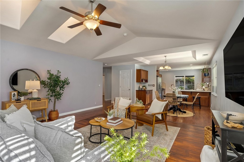 1275 Glenshire Lane