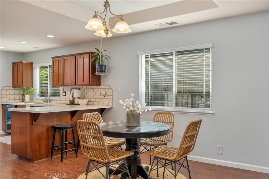 1275 Glenshire Lane