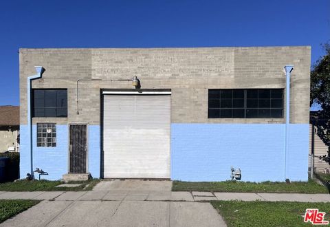 Photo of 2411 Exposition Place, Los Angeles, CA 90018 (MLS # 26647269)