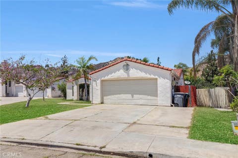 Photo of 589 Iona Court, Escondido, CA 92027 (MLS # DW26148576)