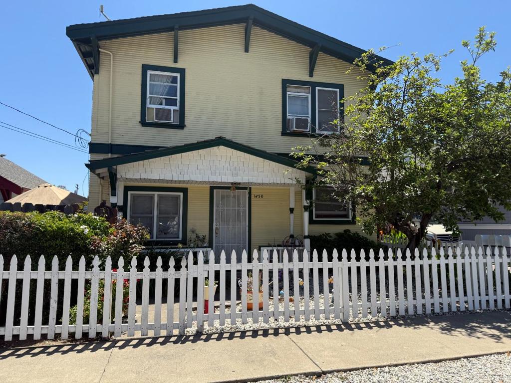 1450 Benton Street