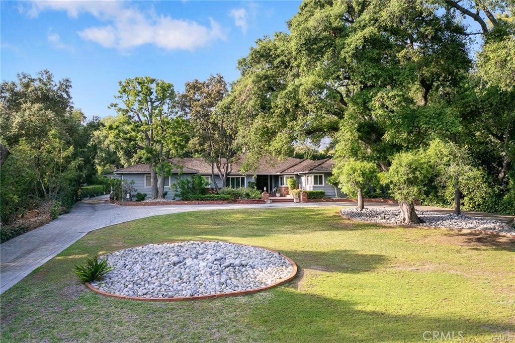 Properties 3 827 Hampton Road
