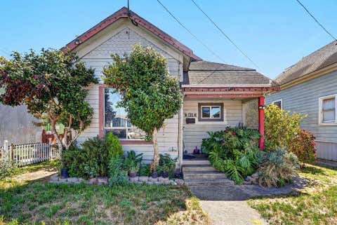 Photo of 156 Elm Street, Watsonville, CA 95076 (MLS # ML82058983)