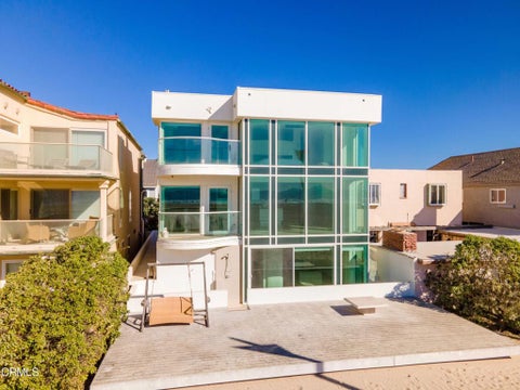 Tiny photo for 4015 Ocean Drive, Oxnard, CA 93035 (MLS # V1-38843)