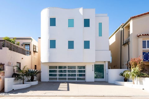 Tiny photo for 4015 Ocean Drive, Oxnard, CA 93035 (MLS # V1-38843)