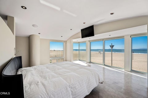 Tiny photo for 4015 Ocean Drive, Oxnard, CA 93035 (MLS # V1-38843)