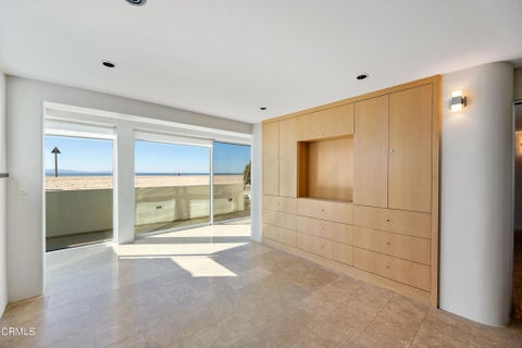 Tiny photo for 4015 Ocean Drive, Oxnard, CA 93035 (MLS # V1-38843)