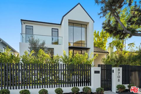 8708 Dorrington Avenue West Hollywood CA 90048