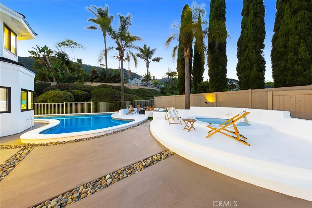 Laguna Niguel, California 92677, United States, 4 Bedrooms Bedrooms, ,3 BathroomsBathrooms,Residential,Active,166568