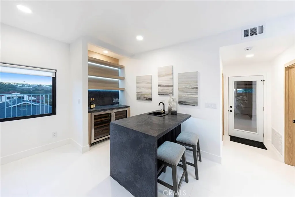 Laguna Niguel, California 92677, United States, 4 Bedrooms Bedrooms, ,3 BathroomsBathrooms,Residential,Active,166568