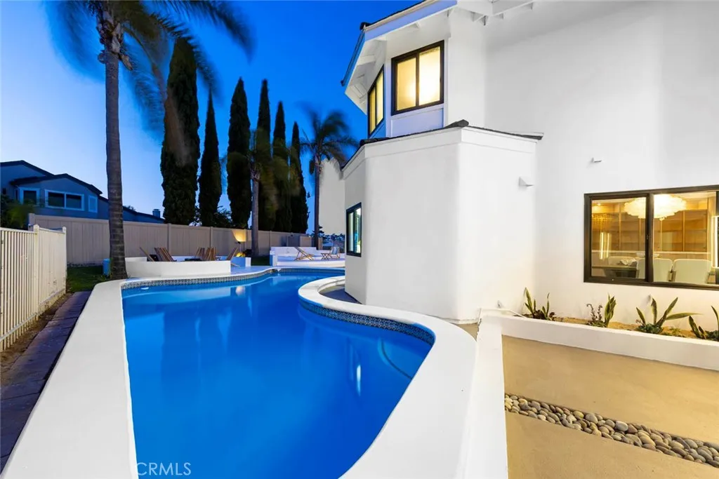 Laguna Niguel, California 92677, United States, 4 Bedrooms Bedrooms, ,3 BathroomsBathrooms,Residential,Active,166568