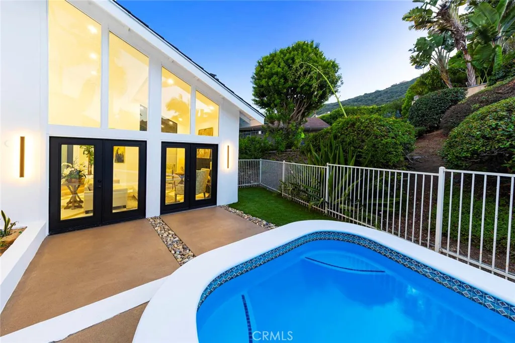 Laguna Niguel, California 92677, United States, 4 Bedrooms Bedrooms, ,3 BathroomsBathrooms,Residential,Active,166568