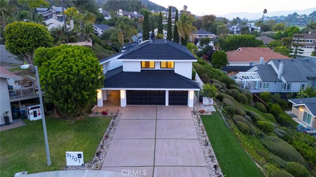 Laguna Niguel, California 92677, United States, 4 Bedrooms Bedrooms, ,3 BathroomsBathrooms,Residential,Active,166568