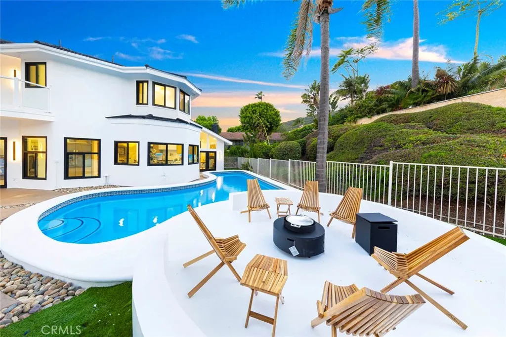 Laguna Niguel, California 92677, United States, 4 Bedrooms Bedrooms, ,3 BathroomsBathrooms,Residential,Active,166568