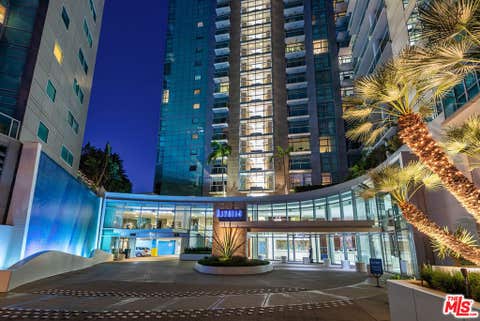 Photo of 13700 Marina Pointe Drive #722, Marina Del Rey, CA 90292 (MLS # 26863147)
