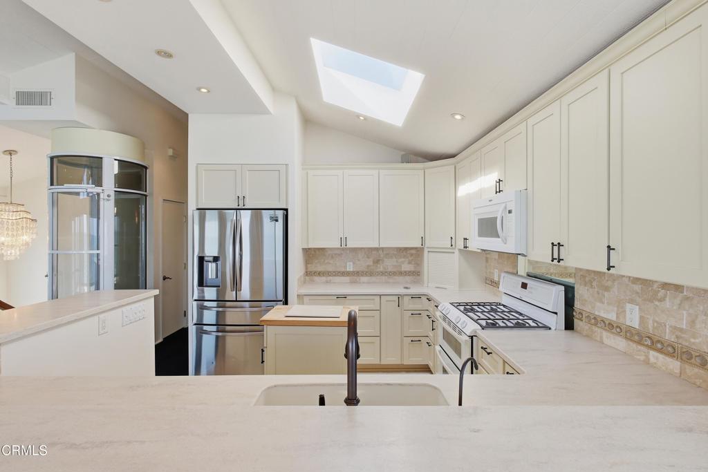 Properties 4 3832 Pacific Coast Highway