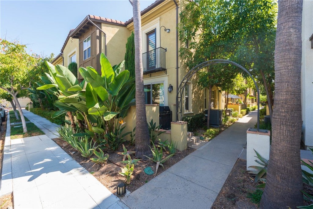 516 S Casita
