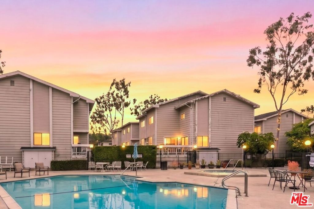 4658 Don Lorenzo Drive G, Los Angeles CA 90008