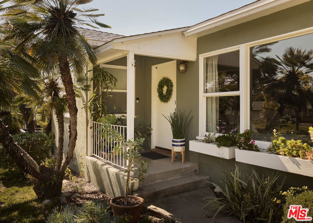 Photo of 821 Miltonwood Avenue, Duarte, CA 91010 (MLS # 26663761)