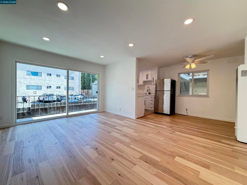 10 Moss Ave Ave 15, Oakland CA 94610