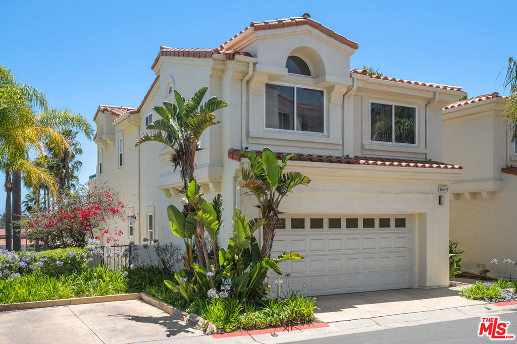 Exclusive townhome at The Pointe, offering resort style living incuding tennis, pickleball, pool, spa and fitness center, beautiful gardens and water features. Sought after end unit with ocean views, sunlit rooms open to wide patio area. High ceilings with open floor plan, allowing generous kitchen, dining and living spaces. Primary with high ceilings, generous walk in closet, separate tub and shower areas and ocean views with private patio. Two additional bedrooms with high ceilings and plenty of natural light. Beautiful hardwood floors with additional custom details throughout. Two car garage enters directly to the interior. End unit for privacy and views.