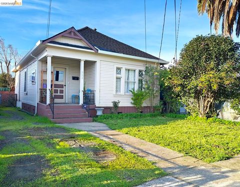 Photo of 224 Vallejo ST St, Petaluma, CA 94952 (MLS # 41128627)