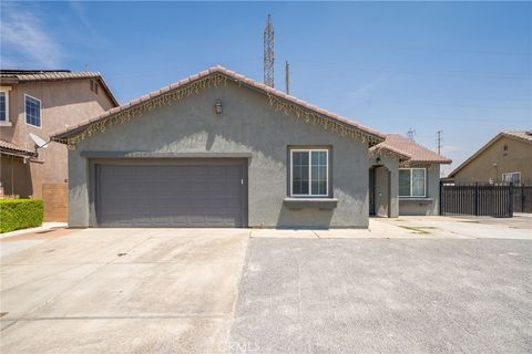 Photo of 12833 Biscayne Avenue, Victorville, CA 92392 (MLS # CV25177436)