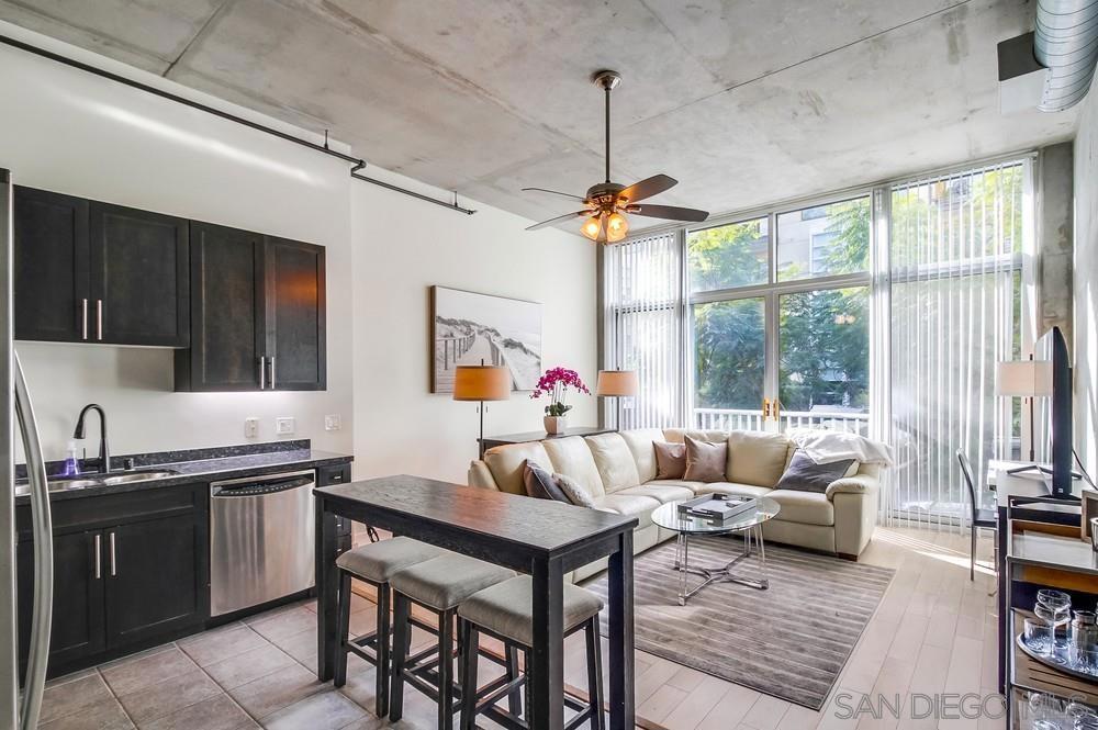 1025 Island 205