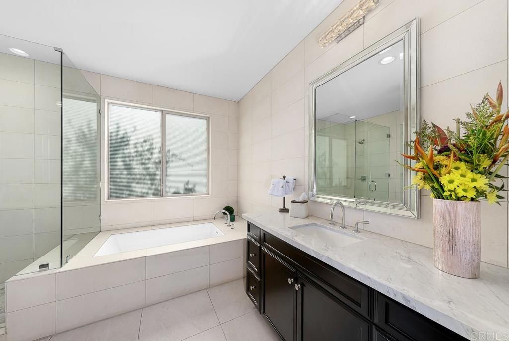 listing image 130725330630413763165