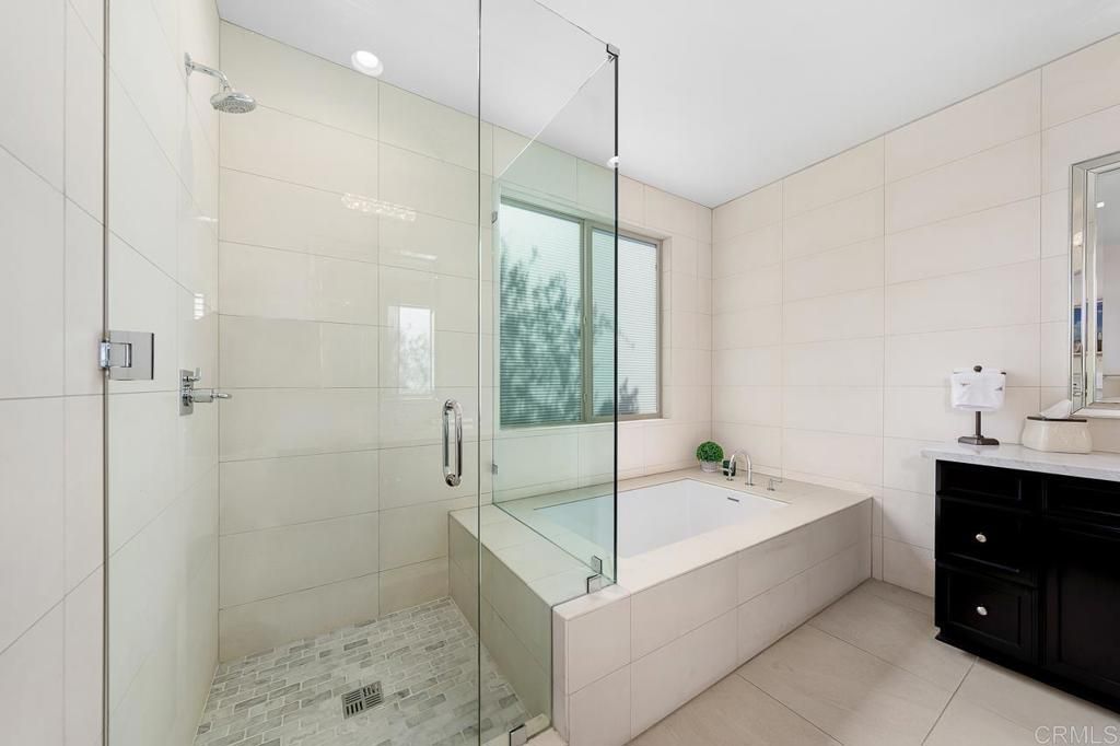 listing image 130726600299289953291