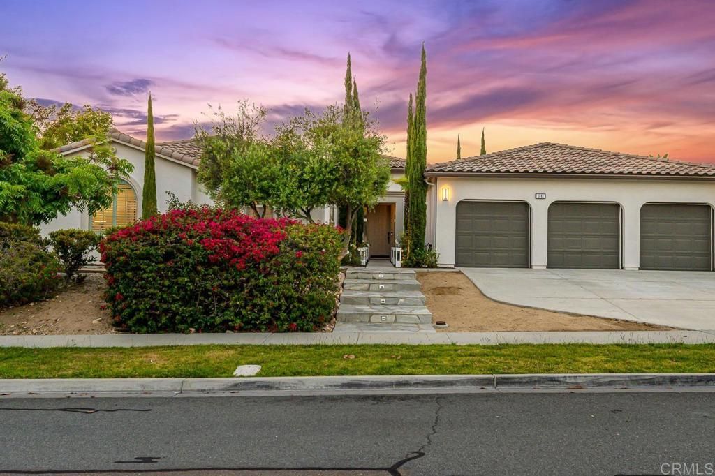 listing image 130720851823684957320