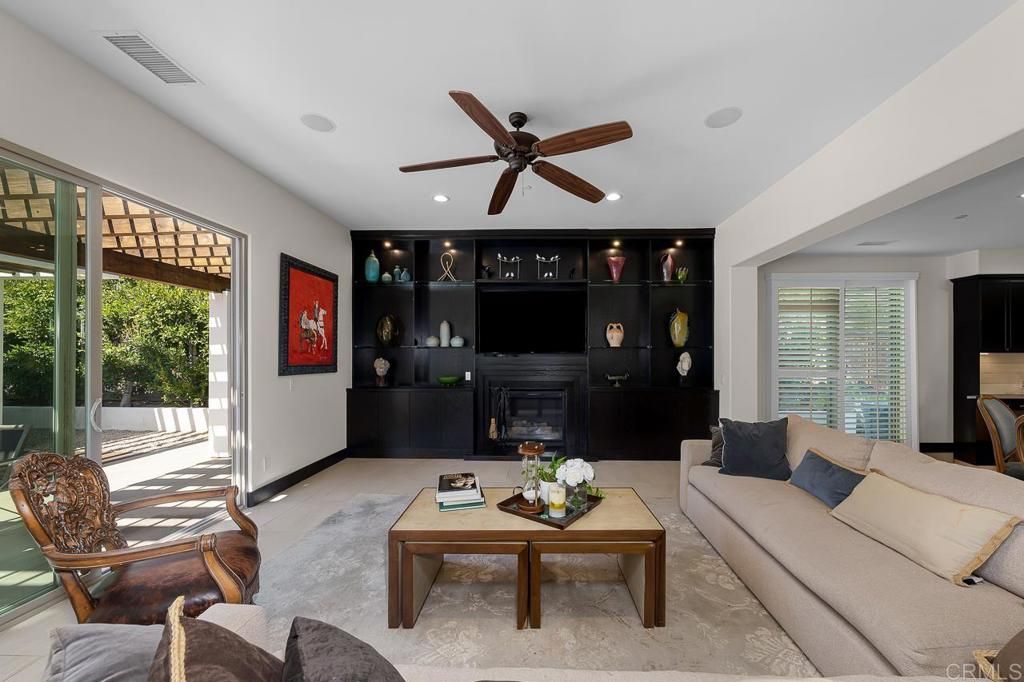 listing image 130724133382837398028