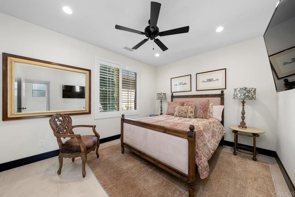 listing image 130729900996961689103