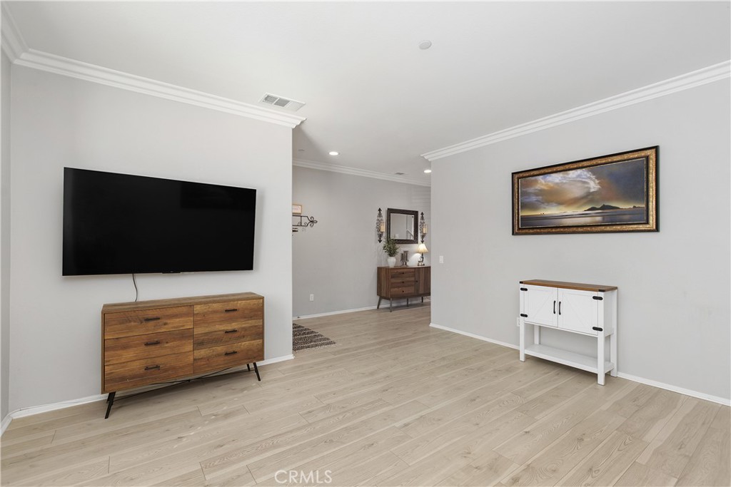 3056 Eveningcloud Street