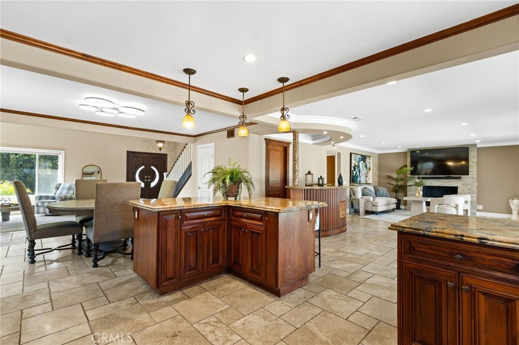6573 E North View Drive