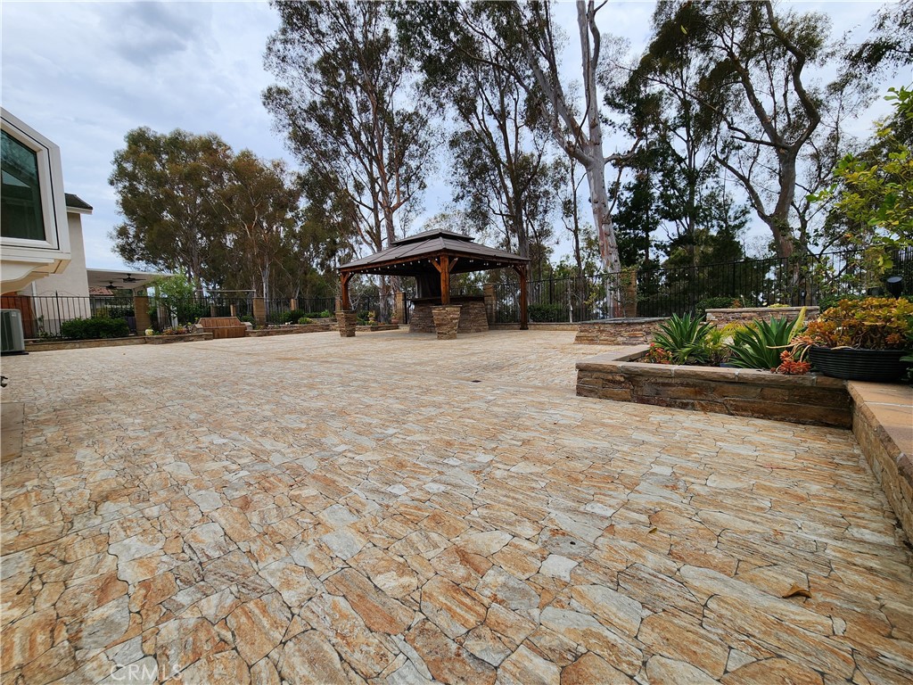 6573 E North View Drive