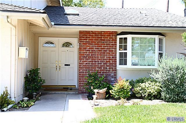 Perfect opportunity to make this your dream home with some TLC and ambition this property is waiting for you!
Handyman special ,fix & flip, or a do it by owner and reap the rewards whether it is your own new home or resell at a profit, make this your next investment