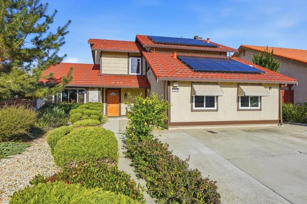 Photo of 3205 Gateland Court, San Jose, CA 95148 (MLS # ML82028213)