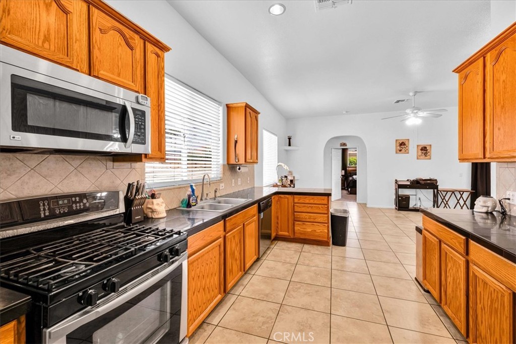 Mission Lakes (34101) - Residential