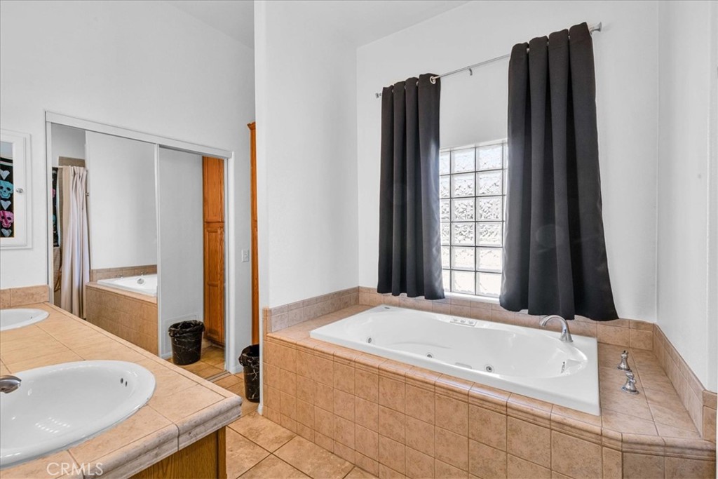 Mission Lakes (34101) - Residential