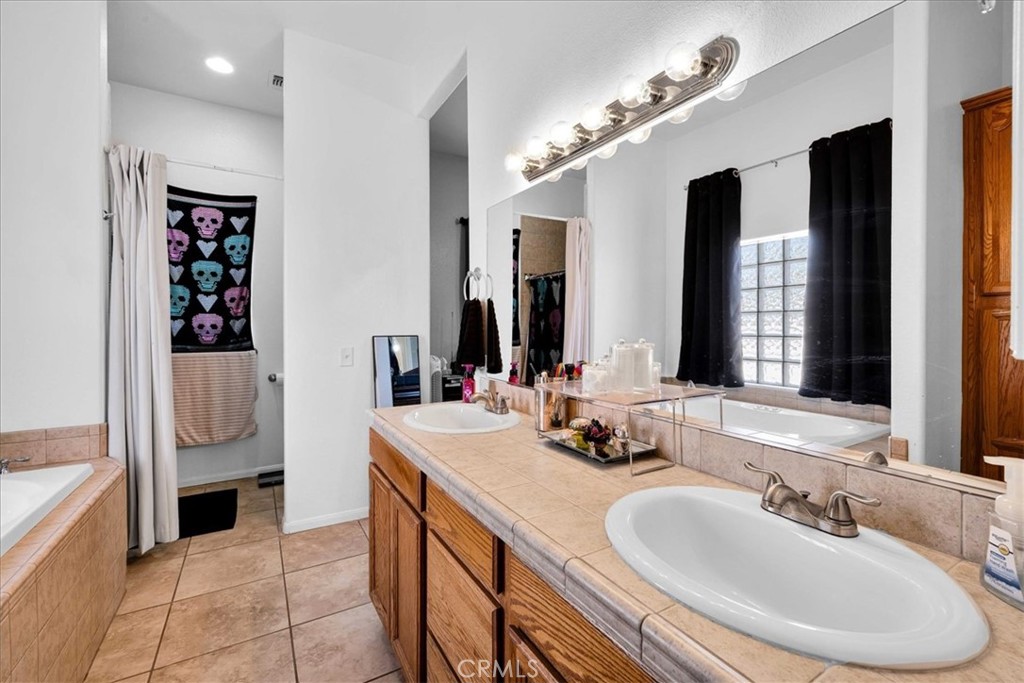 Mission Lakes (34101) - Residential