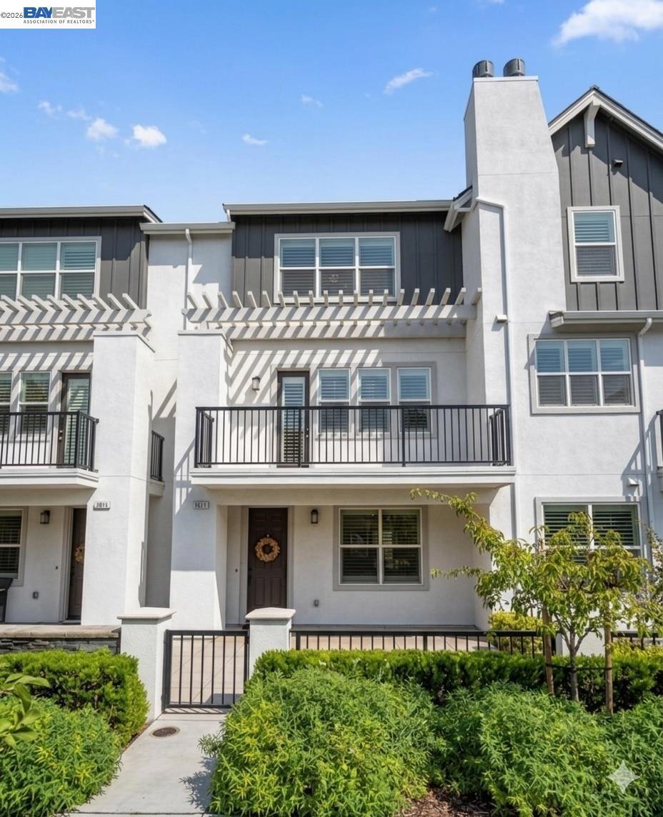 3832 Camino Loop