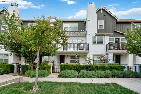 Photo of 3832 Camino Loop, Dublin, CA 94568 (MLS # 41136452)