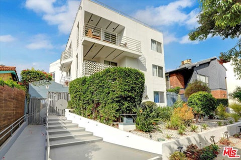 Photo of 842 11th St ST #2, Santa Monica, CA 90403 (MLS # 26903137)