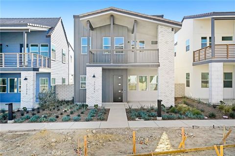 27345 Creekwood Lane Valencia CA 91381